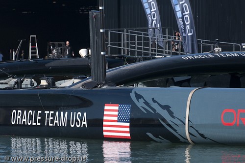 The recovery of US 17 - Oracle Team US - Haulout Pier 80 © Erik Simonson www.pressure-drop.us http://www.pressure-drop.us